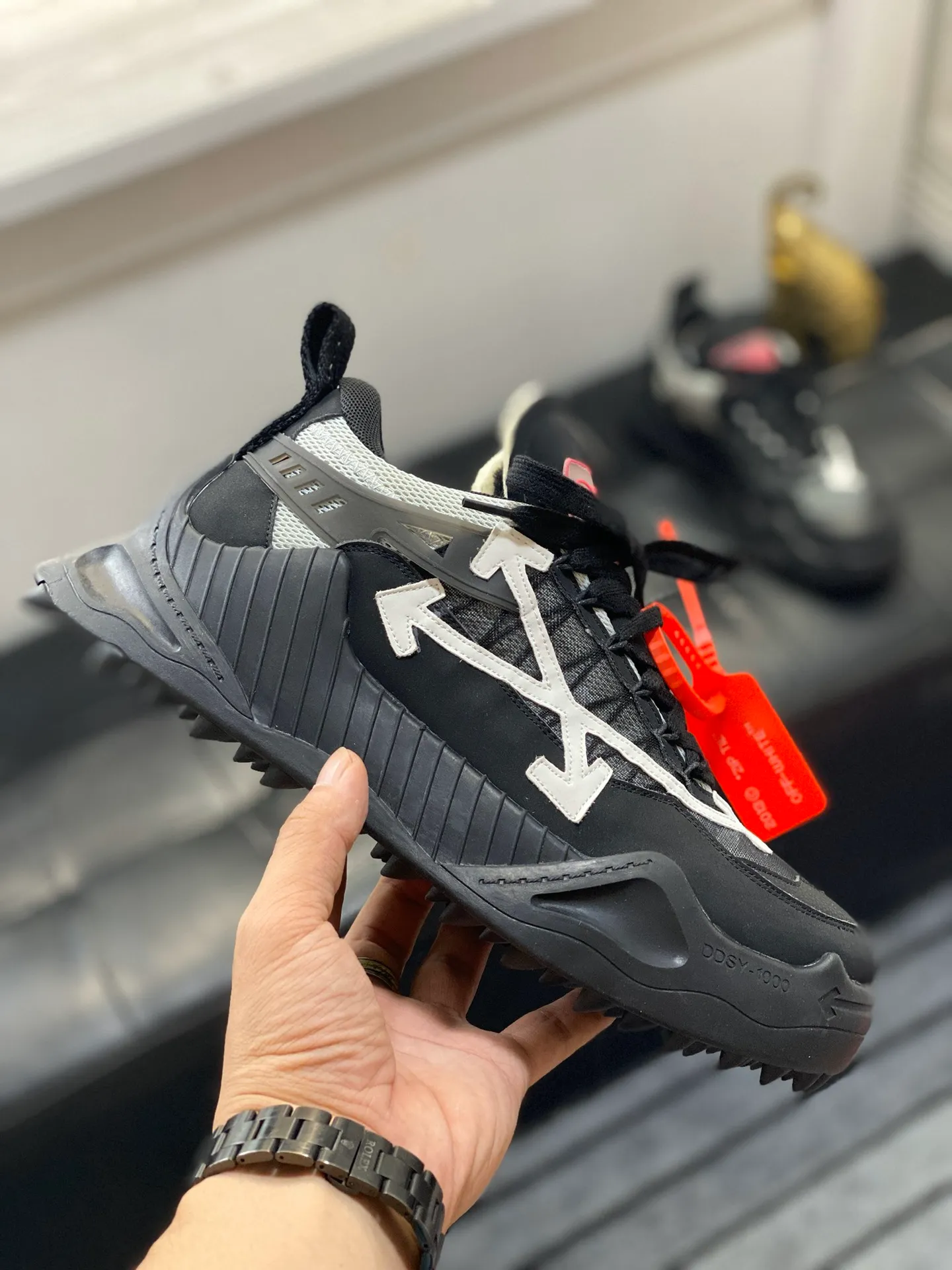 Men's Men's Shoes💰480🌼【New Style】High-end Boutique-🤷‍♂🤷‍♂OFF-WHITE x Air Jordan 】1 The joint shoe has been highly concerned by everyone since its design. The new shoe is shown in the popular Chicago bull white and yellow LOGO color scheme. The shoe body is made of cowhide, cow suede, and other materials. In addition to the X hidden on the inside of the leather, the oversized Swoosh, OFF-WHITE for Nike, Air Jordan 1 birth information and AIR are displayed on both sides of the shoe. The iconic details of OFF-WHITE can be seen on the sole and insole. You can choose a pair if you like the style. Code: 39-44 (45 can be customized